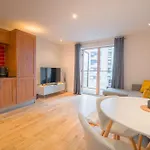 Stunning Centre Water Views 2 Bed 2 Bath Free Parking Apartment Leeds (West Yorkshire)
