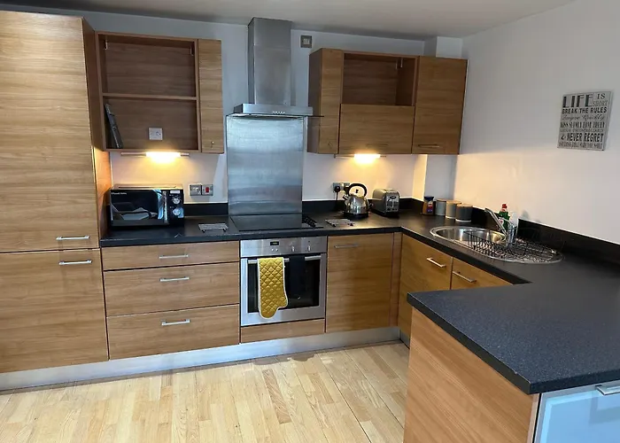 Apartment Stunning Centre Water Views 2 Bed 2 Bath Free Parking